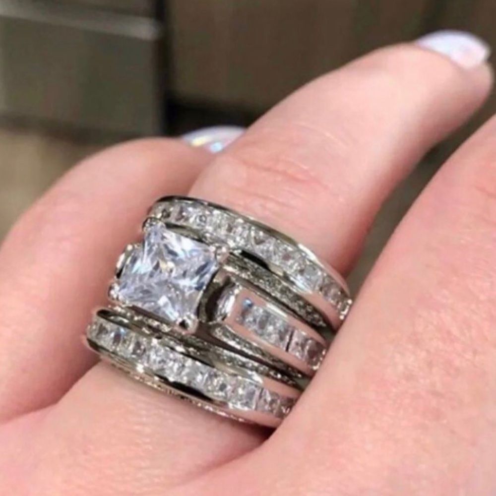 DENKAYS PRINCESS CUT RING - Picture 13 of 16